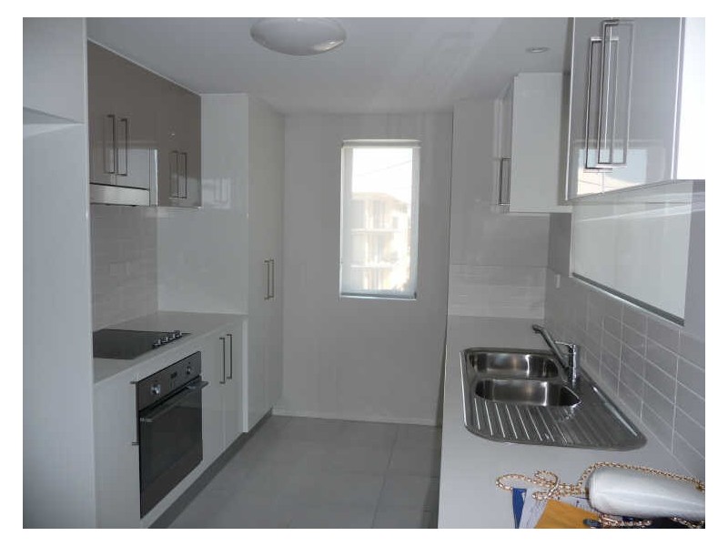 24/7 Canberra Terrace, Kings Beach QLD 4551