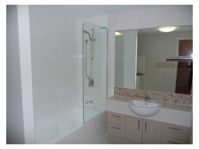 24/7 Canberra Terrace, Kings Beach QLD 4551