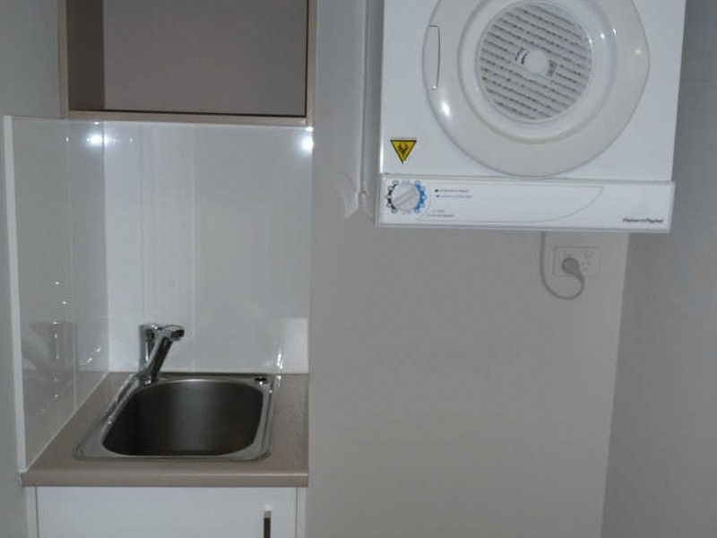 24/7 Canberra Terrace, Kings Beach QLD 4551