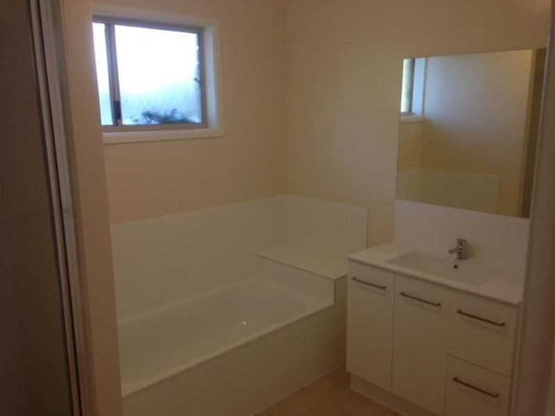 Unit 1/60 Seriata Way, Mountain Creek QLD 4557
