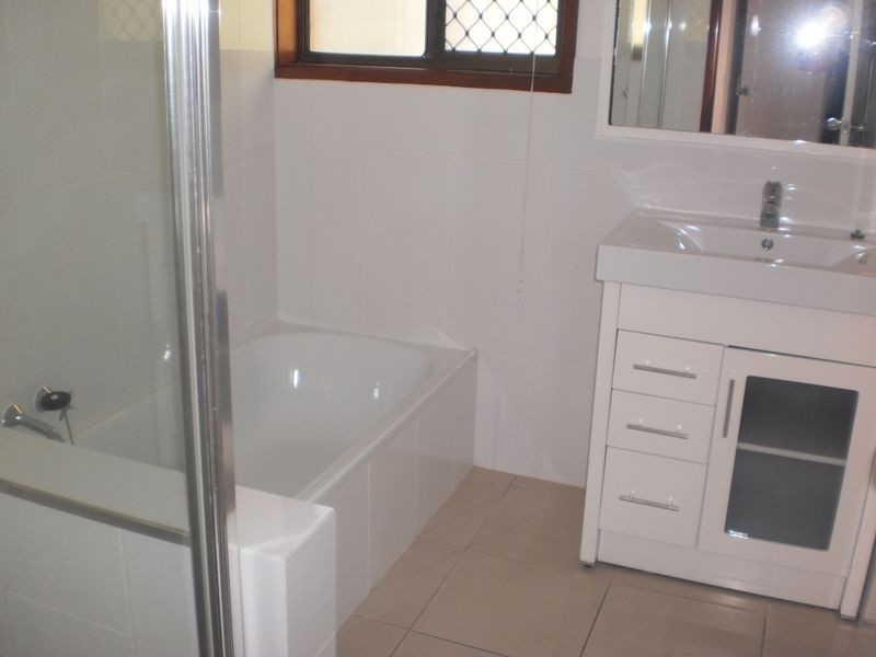 13 Bluebird Parade, Bokarina QLD 4575