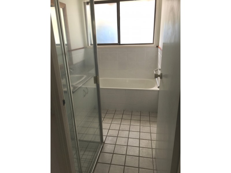 4 Ewinga Court, Mountain Creek QLD 4557