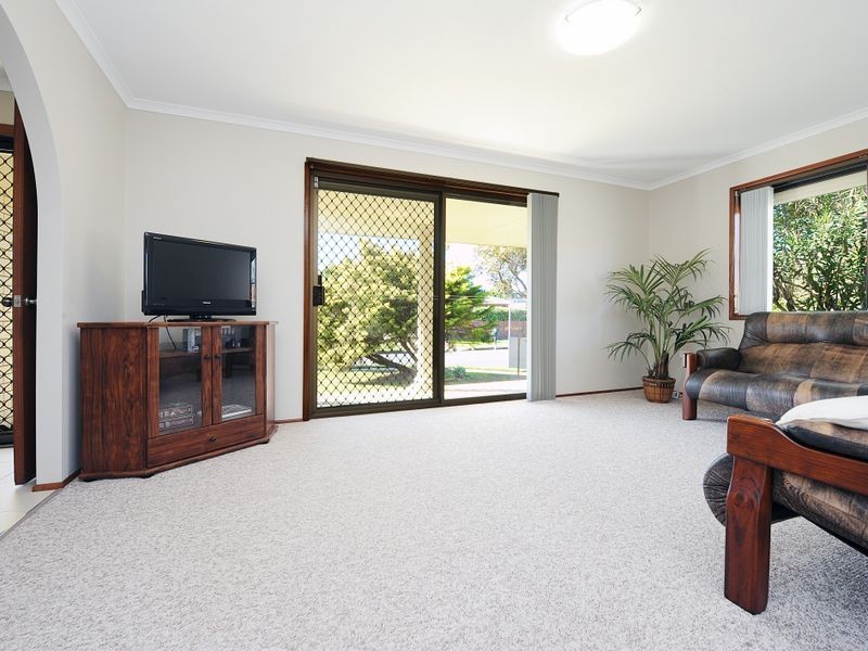 6 Bluebird Parade, Bokarina QLD 4575