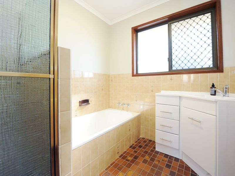 6 Bluebird Parade, Bokarina QLD 4575