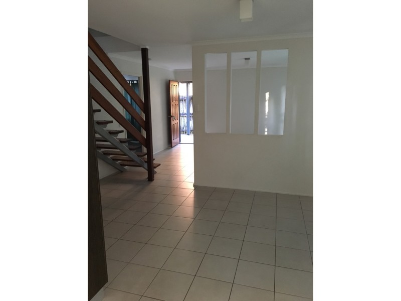 Unit 2/8 Ulmarra Court, Mountain Creek QLD 4557