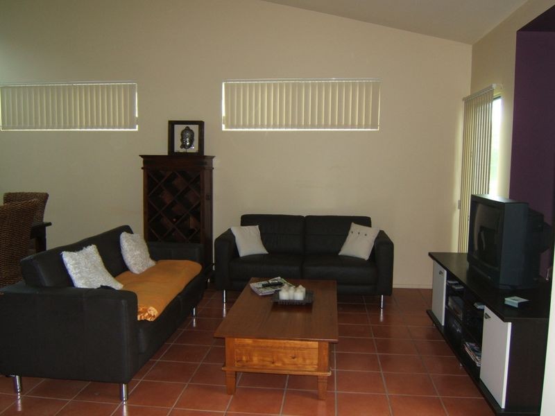 5 Corfu Street KAWANA ISLAND, Parrearra QLD 4575