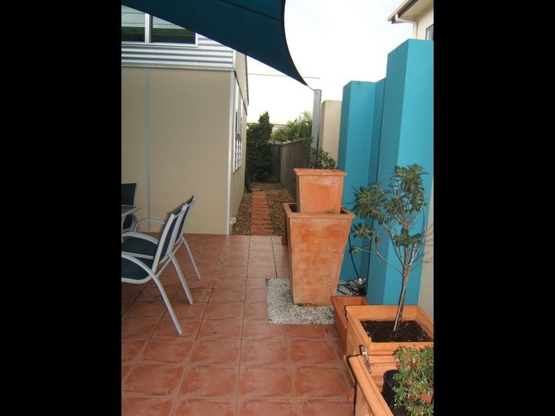 5 Corfu Street KAWANA ISLAND, Parrearra QLD 4575