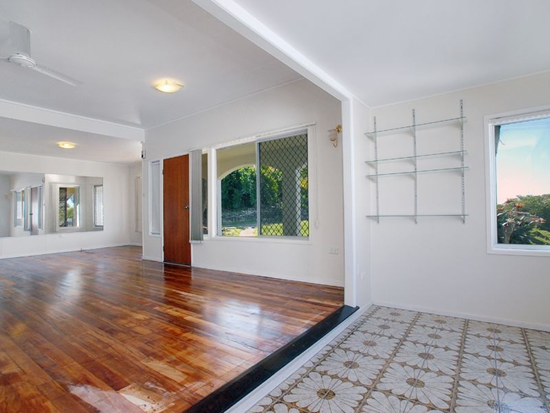 31 Tantula Road East, Alexandra Headland QLD 4572