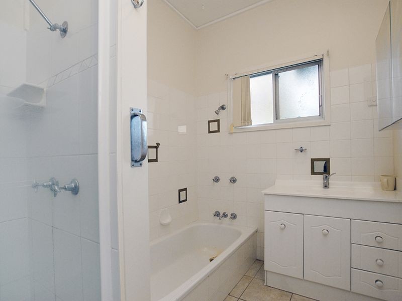 31 Tantula Road East, Alexandra Headland QLD 4572