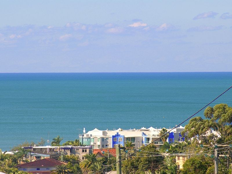31 Tantula Road East, Alexandra Headland QLD 4572
