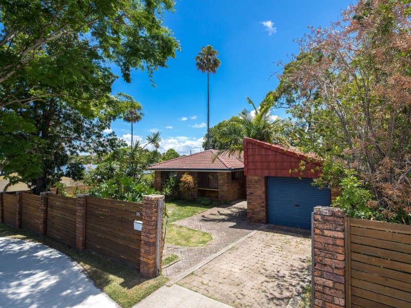 16 Parkway Drive, Mooloolaba QLD 4557