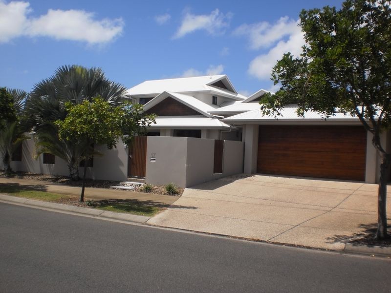 17 Sanibell Street KAWANA ISLAND, Parrearra QLD 4575