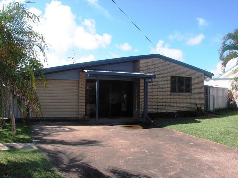 1 Curbarra Street, Buddina QLD 4575