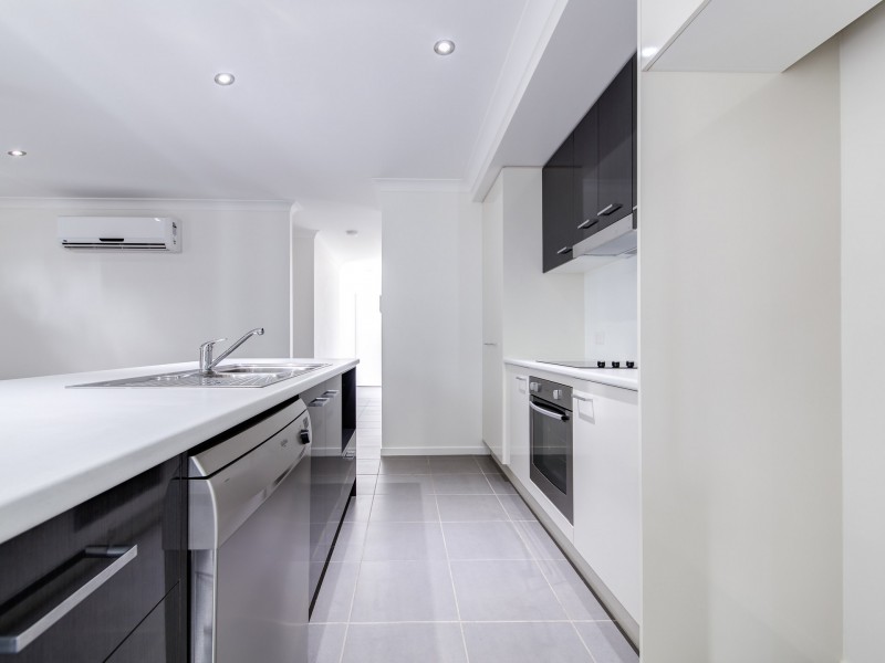 2 Mariner Court, Mountain Creek QLD 4557