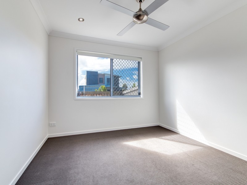 2 Mariner Court, Mountain Creek QLD 4557