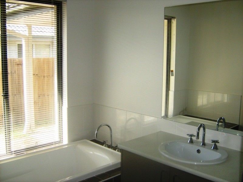 7 Chestwood Crescent, Sippy Downs QLD 4556