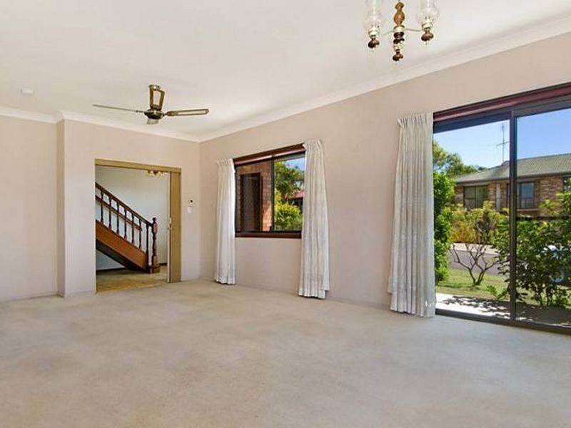 1 Warrina Court, Mooloolaba QLD 4557