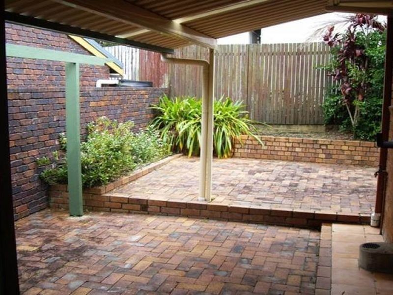 1 Warrina Court, Mooloolaba QLD 4557