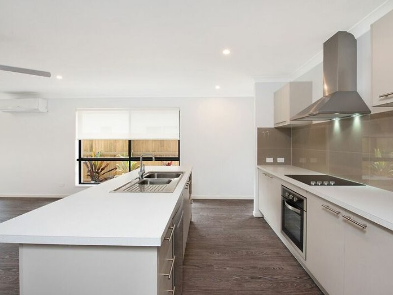 24 McArthur Parade, Caloundra West QLD 4551