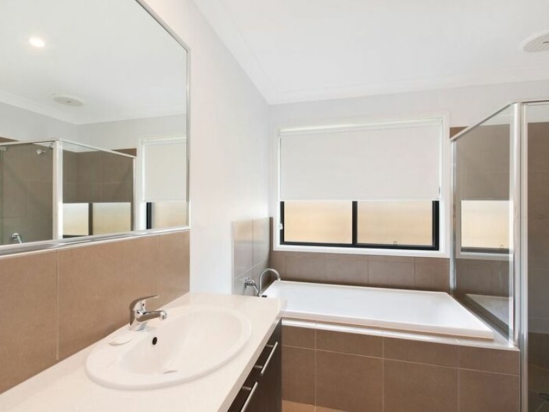 24 McArthur Parade, Caloundra West QLD 4551