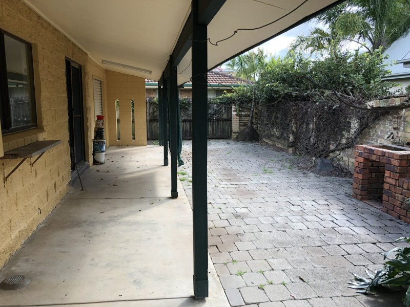 1 Paraka Court, Mountain Creek QLD 4557