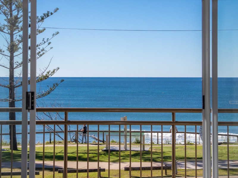 Unit 4/242 Alexandra Parade, Alexandra Headland QLD 4572
