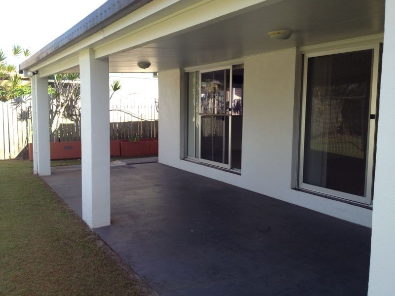 10 Awinya Court, Minyama QLD 4575