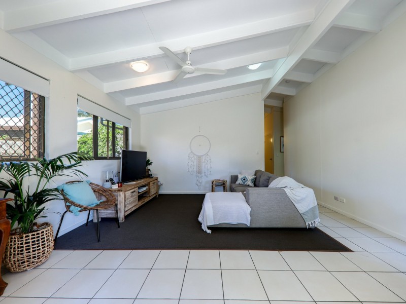 1 Curbarra Street, Buddina QLD 4575