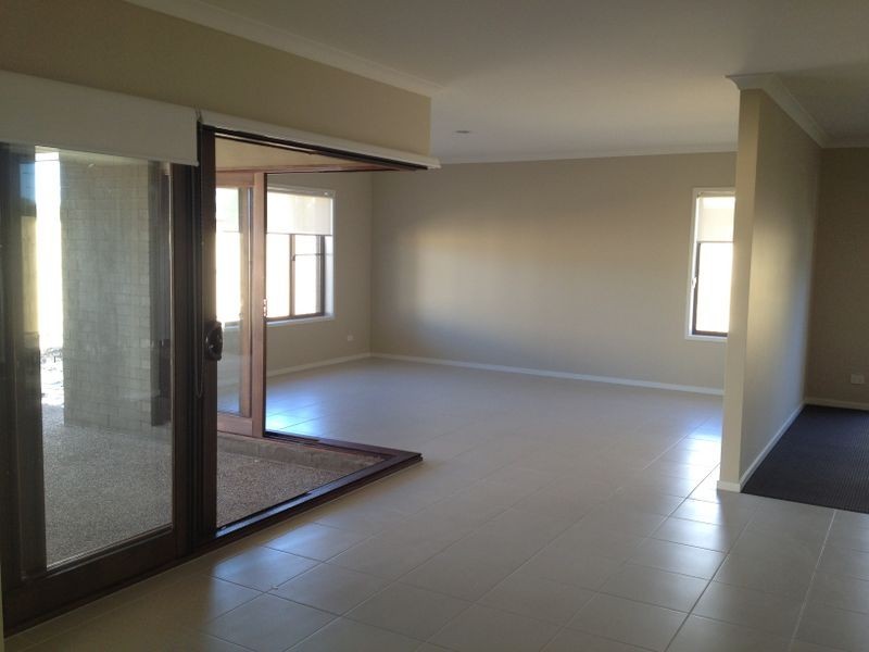 22 Yellow Fin Cct, Mountain Creek QLD 4557