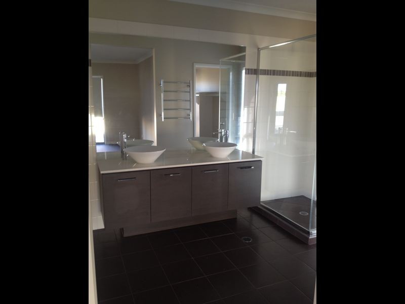 22 Yellow Fin Cct, Mountain Creek QLD 4557