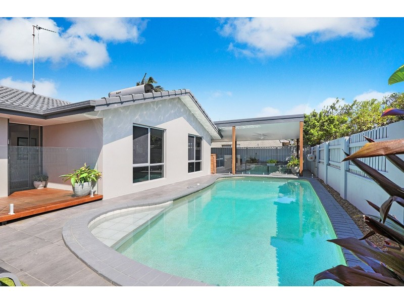 12 Currong Street, Minyama QLD 4575