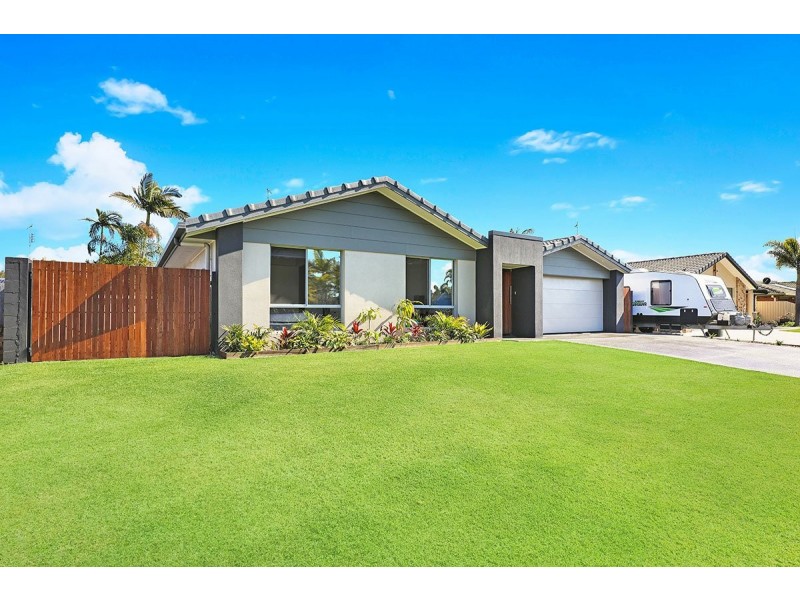 12 Currong Street, Minyama QLD 4575