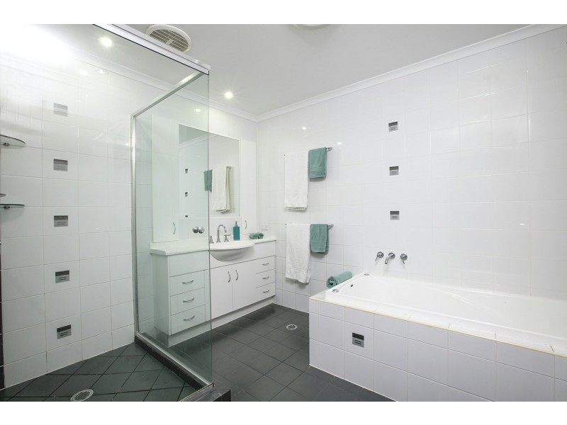 17 Pettigrew Street, Mooloolaba QLD 4557