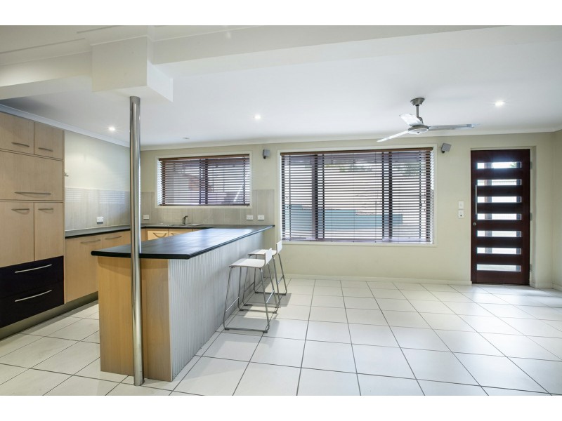 17 Pettigrew Street, Mooloolaba QLD 4557