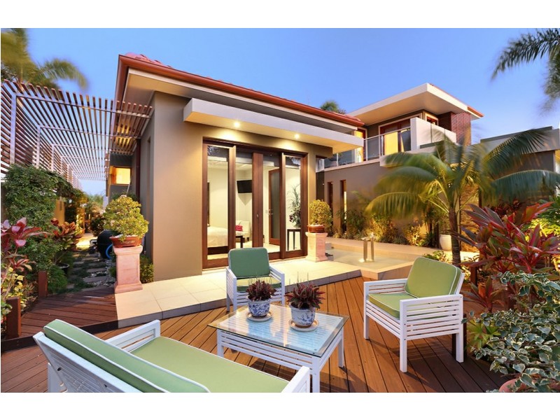 7 Mooloolah Island, Minyama QLD 4575