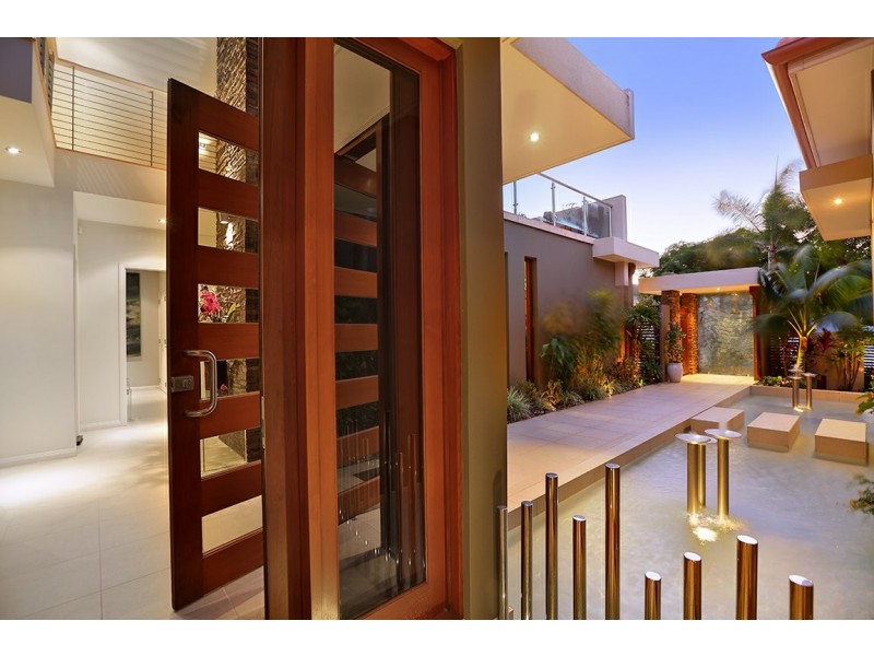 7 Mooloolah Island, Minyama QLD 4575