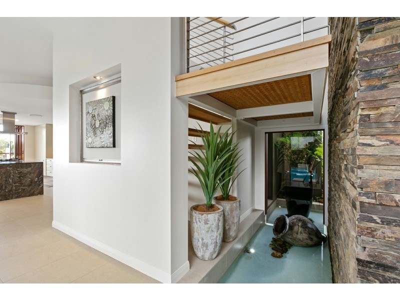 7 Mooloolah Island, Minyama QLD 4575