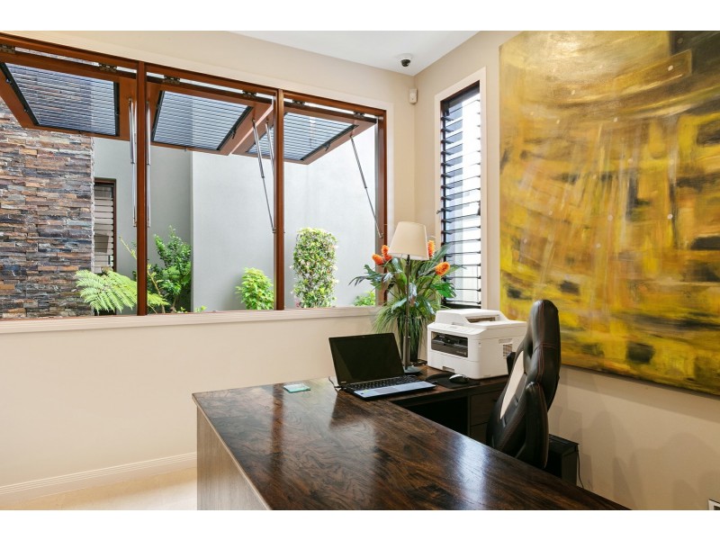 7 Mooloolah Island, Minyama QLD 4575