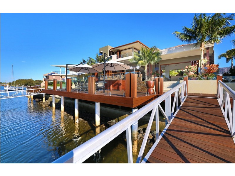 7 Mooloolah Island, Minyama QLD 4575