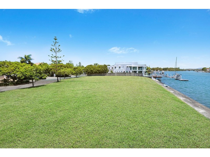 27 Mooloolah Island, Minyama QLD 4575