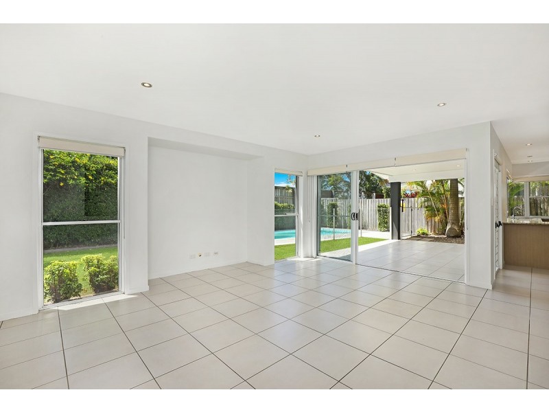 7 Easter Street, Kawana Island QLD 4575