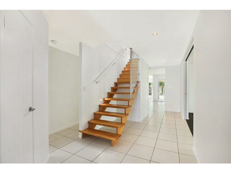 7 Easter Street, Kawana Island QLD 4575