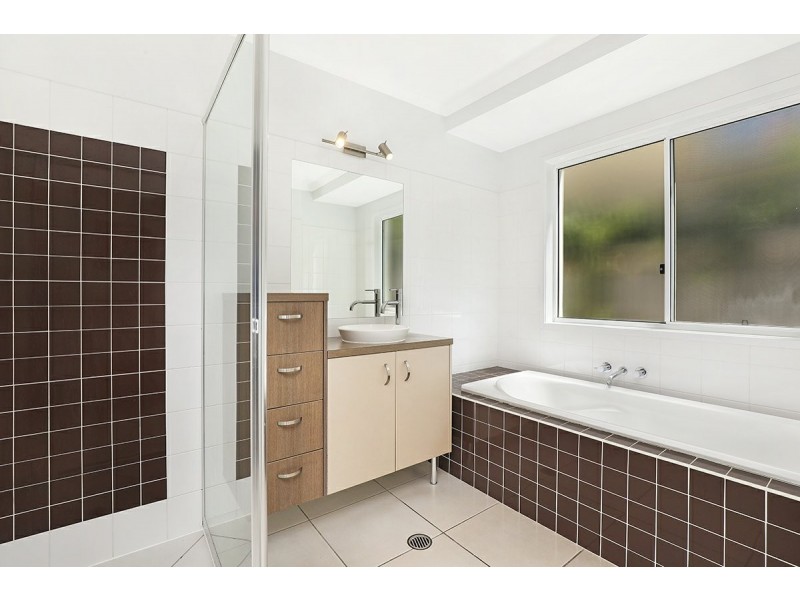 7 Easter Street, Kawana Island QLD 4575