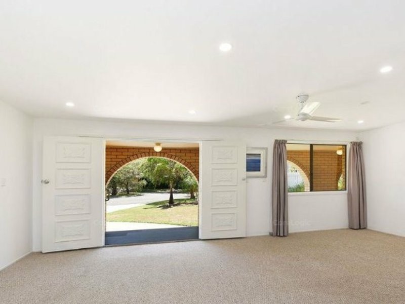 4 Naroo Court, Mooloolaba QLD 4557