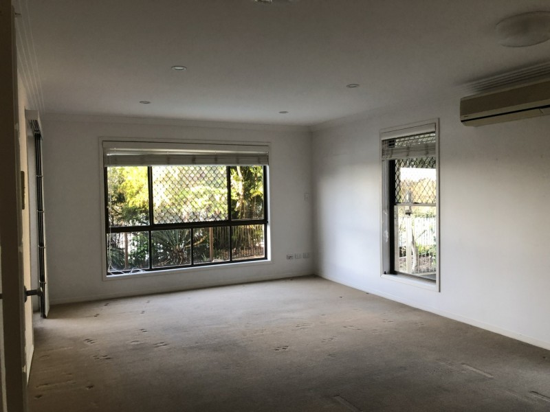 12 Ewinga Court, Mountain Creek QLD 4557