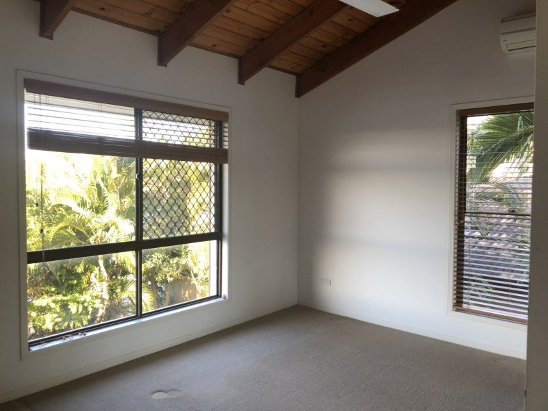 12 Ewinga Court, Mountain Creek QLD 4557