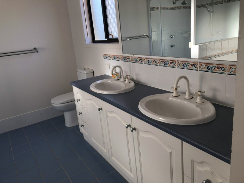 12 Ewinga Court, Mountain Creek QLD 4557