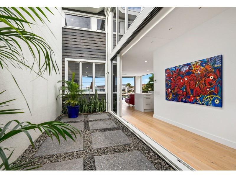 2/8 Culbara Street, Mooloolaba QLD 4557