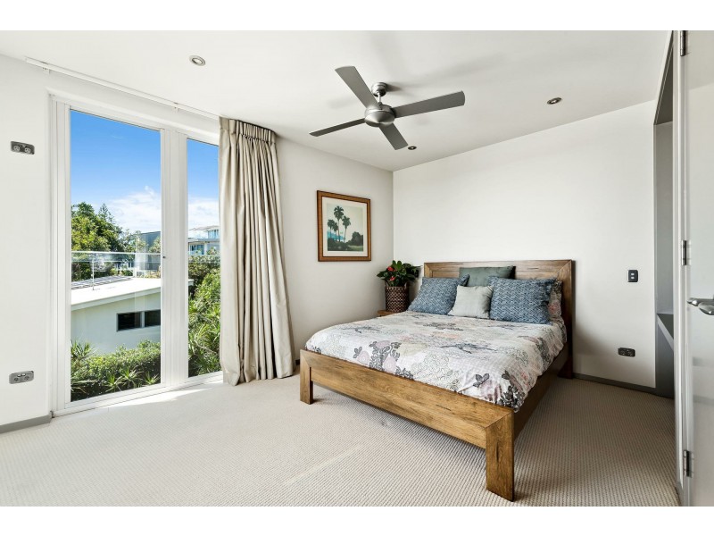 11 Tantula Road East, Alexandra Headland QLD 4572