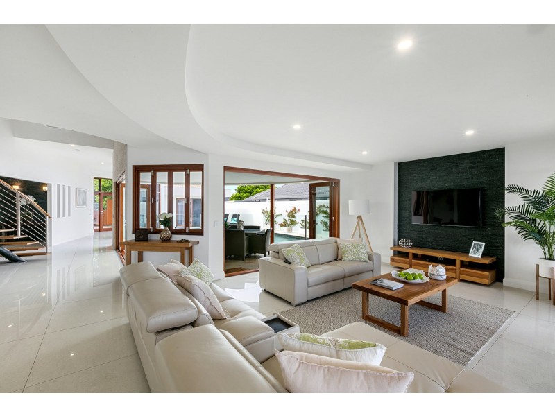 22 Oak Court, Minyama QLD 4575